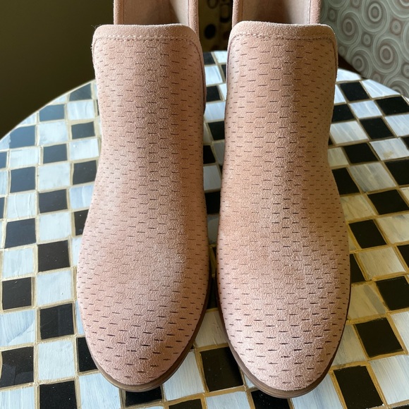 Lucky Brand suede leather ankle boot - Picture 2 of 5